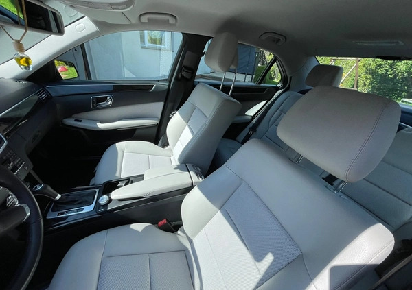 Mercedes-Benz Klasa E cena 52000 przebieg: 237000, rok produkcji 2011 z Jarocin małe 436